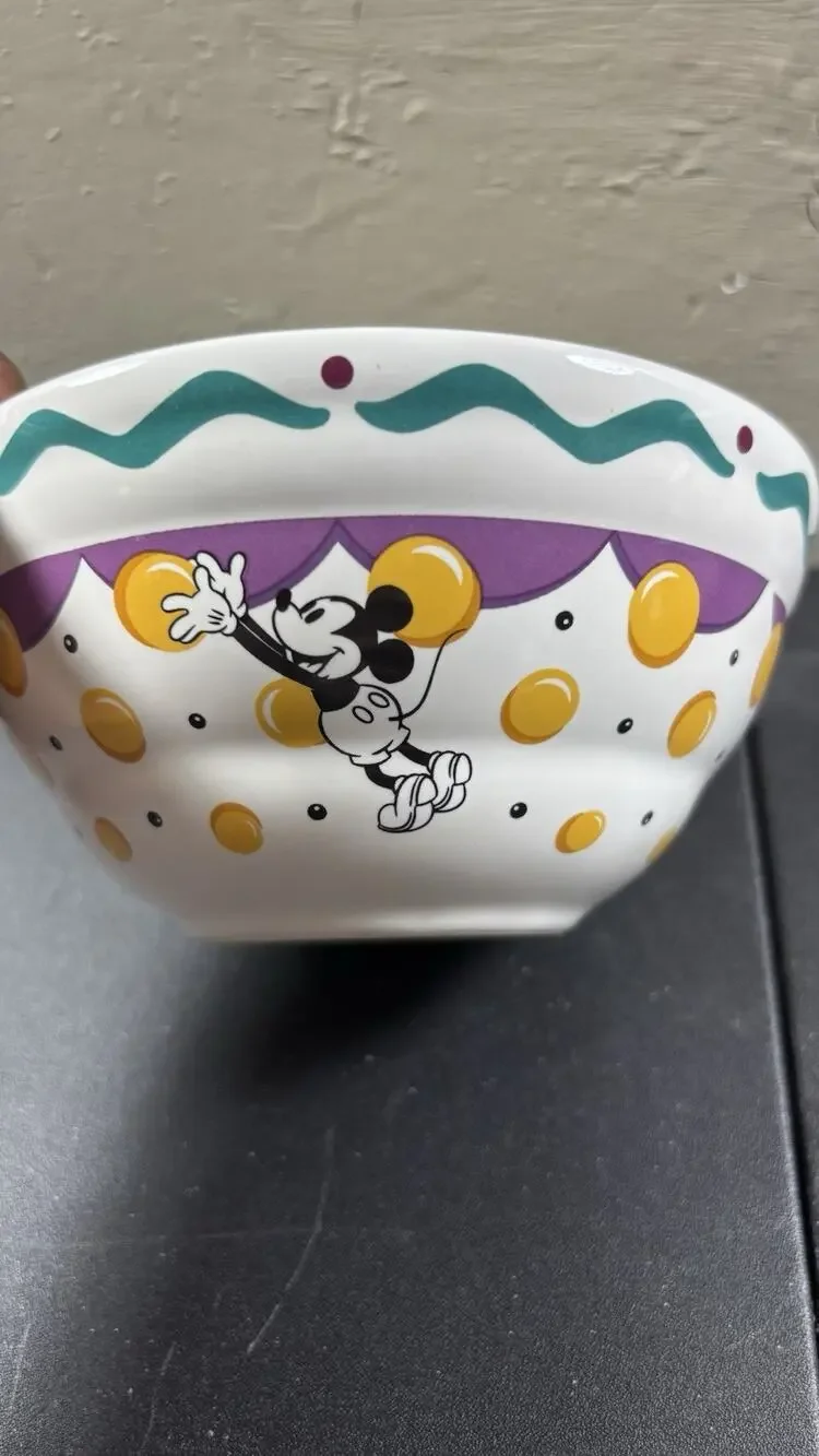 2 Vtg Pfaltzgraff Disney Mickey & Co. Gosh Cereal Bowls Vintage